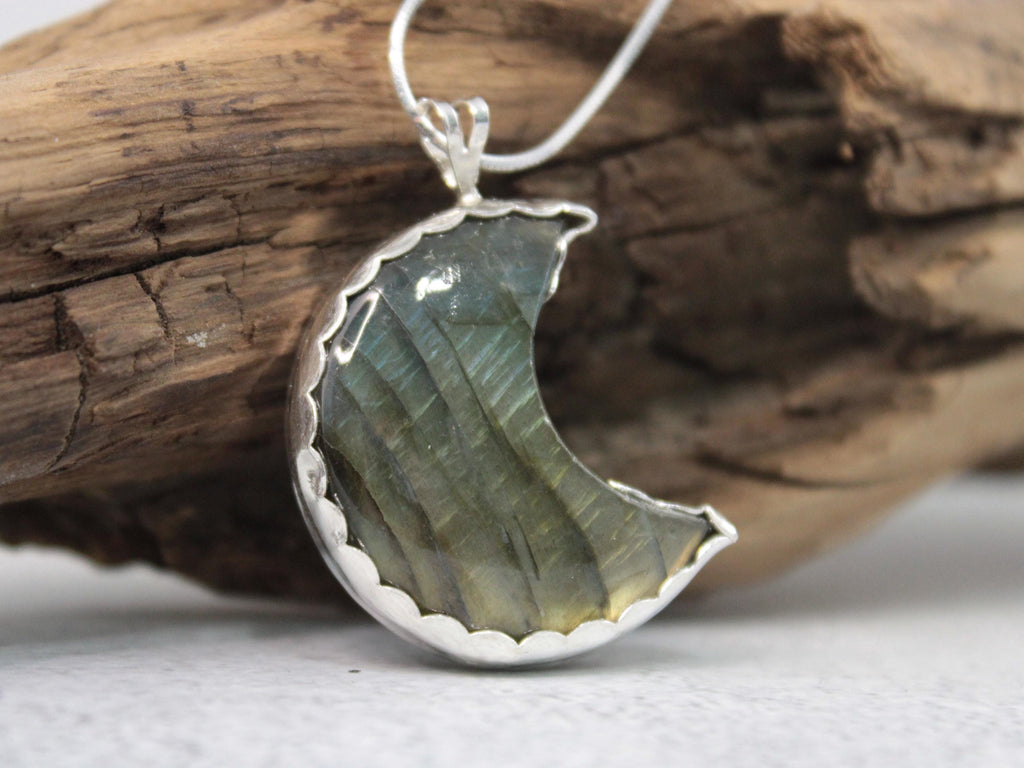 Labradorite Moon Pendant Necklace – Handmade Sterling Silver Crescent – Iridescent Celestial Jewelry for Stargazers